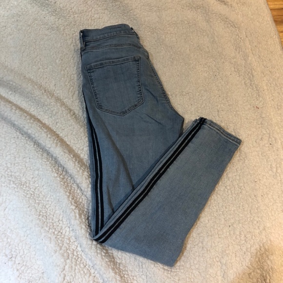 Garage high rise jeans with black side stripes - Picture 2 of 3